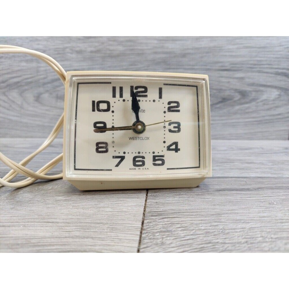 VTG Westclox Dialite Electric Alarm Clock 22090-22540 Wood Grain Made USA Works